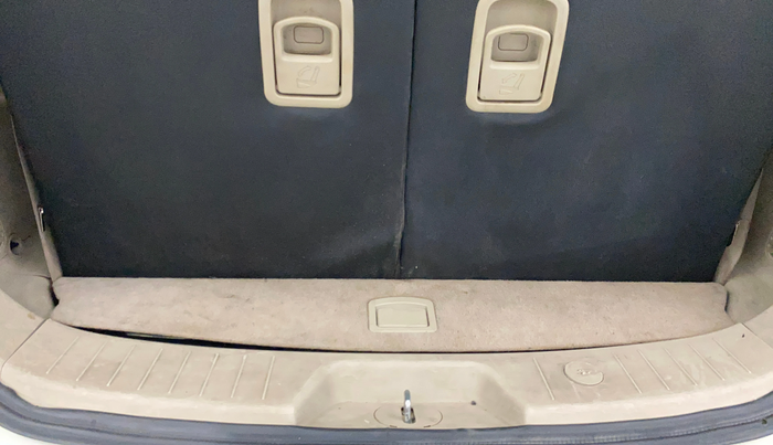 2018 Mahindra XUV500 W6, Diesel, Manual, 69,710 km, Boot Inside