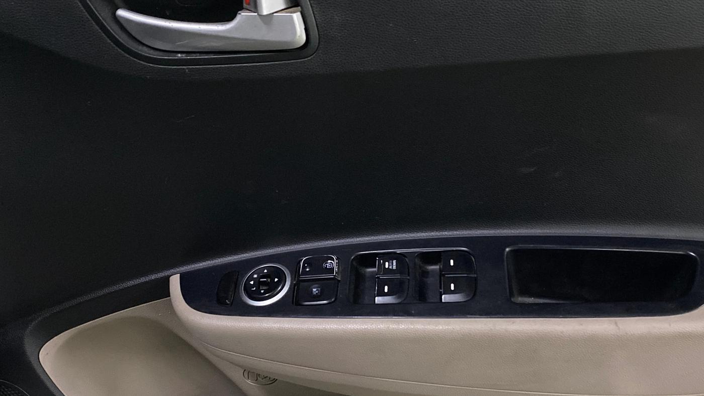 2015 Hyundai Grand i10 SPORTZ 1.2 KAPPA VTVT, Petrol, Manual, 82,207 km, Driver Side Door Panels Control