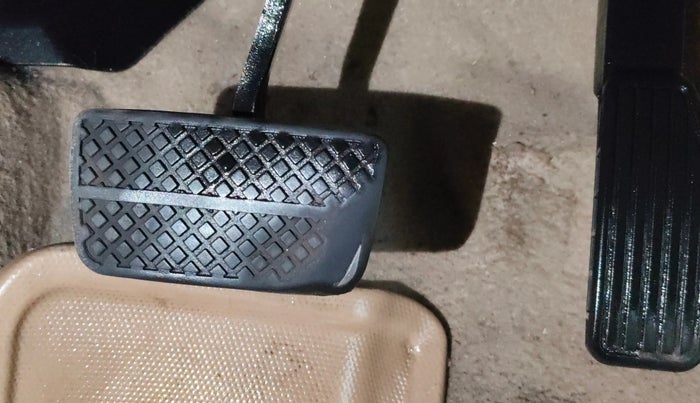 2015 Honda City 1.5L I-VTEC VX CVT, CNG, Automatic, 84,765 km, Pedals