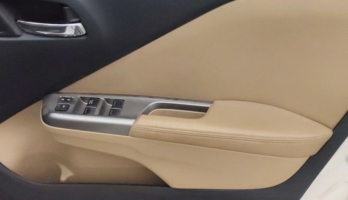 2015 Honda City 1.5L I-VTEC VX CVT, CNG, Automatic, 84,765 km, Driver Side Door Panels Control