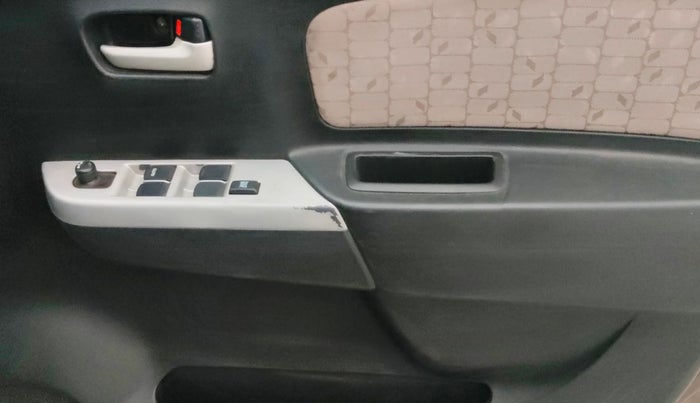 2014 Maruti Wagon R 1.0 VXI, Petrol, Manual, 68,259 km, Driver Side Door Panels Control