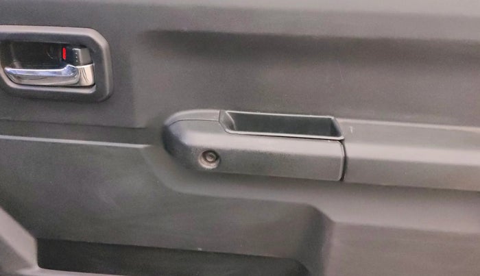 2023 Maruti JIMNY ALPHA ALL GRIP PRO MT, Petrol, Manual, 50,165 km, Driver Side Door Panels Control