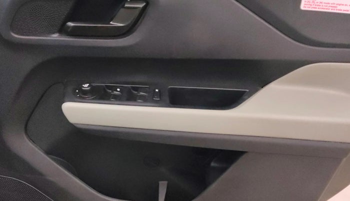 2022 Tata PUNCH  ACCOMPLISHED AMT CAMO EDITION, CNG, Automatic, 51,218 km, Driver Side Door Panels Control