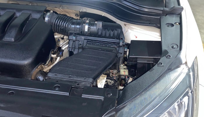 2023 Mahindra XUV700 MX P MT 5 STR, Petrol, Manual, 55,482 km, Engine View - Left