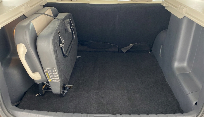 2013 Renault Duster 85 PS RXL DIESEL, Diesel, Manual, 91,445 km, Boot Inside