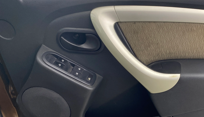 2013 Renault Duster 85 PS RXL DIESEL, Diesel, Manual, 91,445 km, Driver Side Door Panels Control