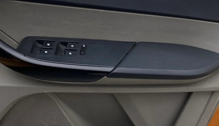 2016 Tata Tiago XZ PETROL, Petrol, Manual, 46,563 km, Driver Side Door Panels Control