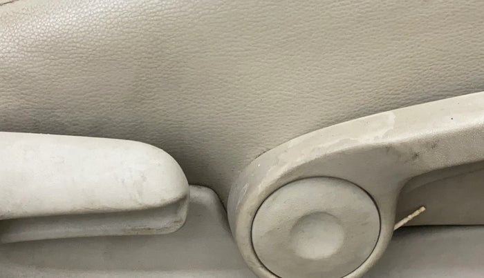 2016 Maruti Ciaz ZXI+, CNG, Manual, 59,334 km, Driver Side Adjustment Panel