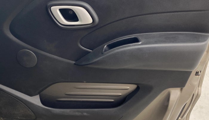 2019 Datsun Redi Go S 1.0, Petrol, Manual, 71,992 km, Driver Side Door Panels Control