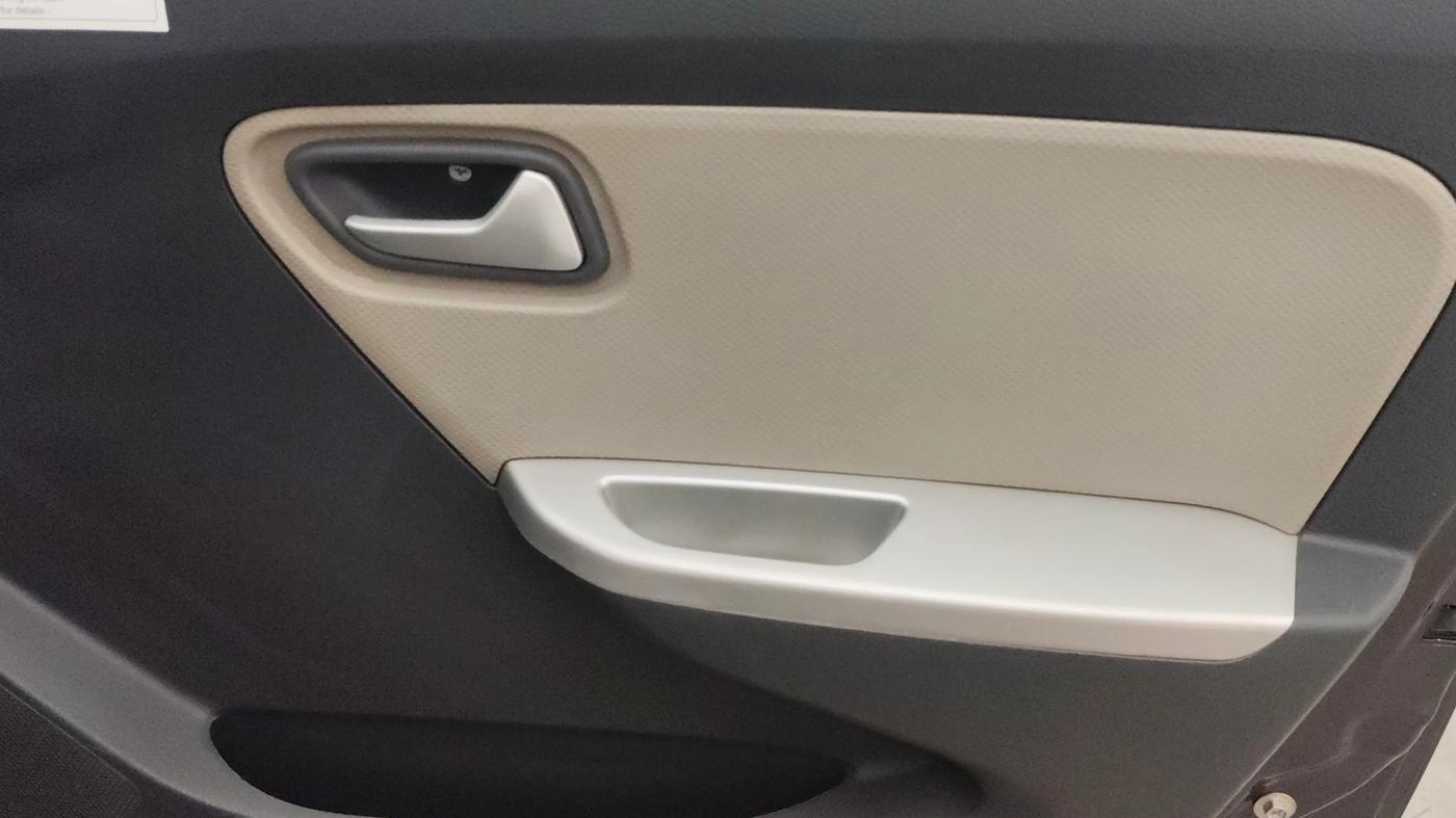 2015 Maruti Alto K10 VXI AMT, Petrol, Automatic, 25,737 km, Driver Side Door Panels Control