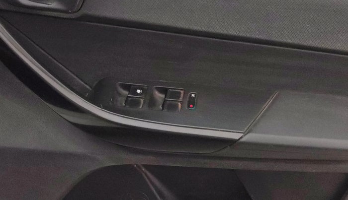 2018 Tata TIAGO NRG DIESEL, Diesel, Manual, 1,01,939 km, Driver Side Door Panels Control