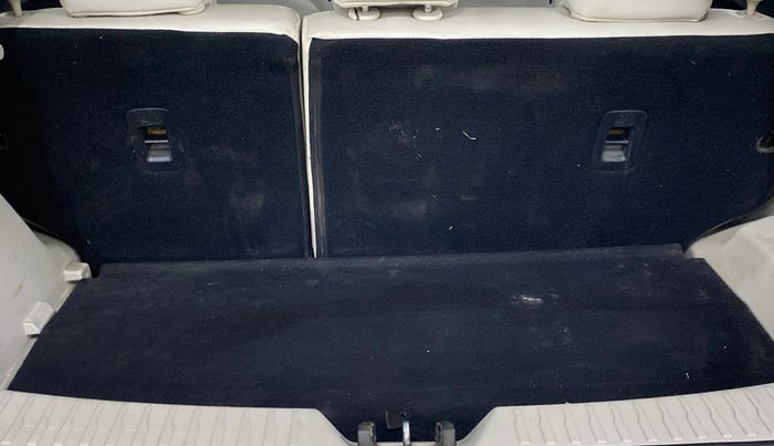 2022 Mahindra XUV300 W8 (O) 1.2 PETROL, Petrol, Manual, 73,373 km, Boot Inside