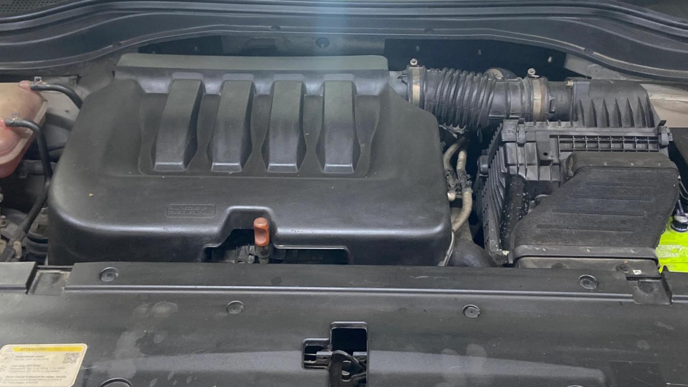 2021 Mahindra XUV700 AX 7 LUXURY P AT 7 STR, Petrol, Automatic, 59,906 km, Engine View