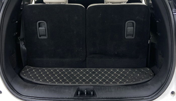 2021 Mahindra XUV700 AX 7 LUXURY P AT 7 STR, Petrol, Automatic, 59,814 km, Boot Inside