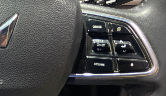 2021 Mahindra XUV700 AX 7 LUXURY P AT 7 STR, Petrol, Automatic, 59,814 km, Adaptive Cruise Control