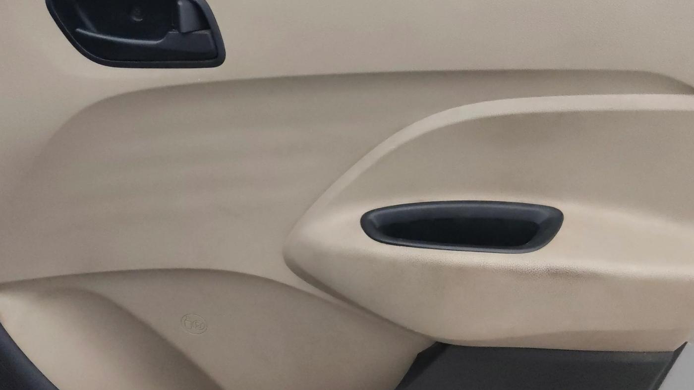 2021 Hyundai NEW SANTRO SPORTZ EXECUTIVE MT CNG, CNG, Manual, 35,855 km, Driver Side Door Panels Control