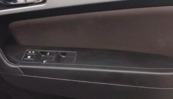 2022 Toyota URBAN CRUISER PREMIUM GRADE MT, Petrol, Manual, 36,061 km, Driver Side Door Panels Control