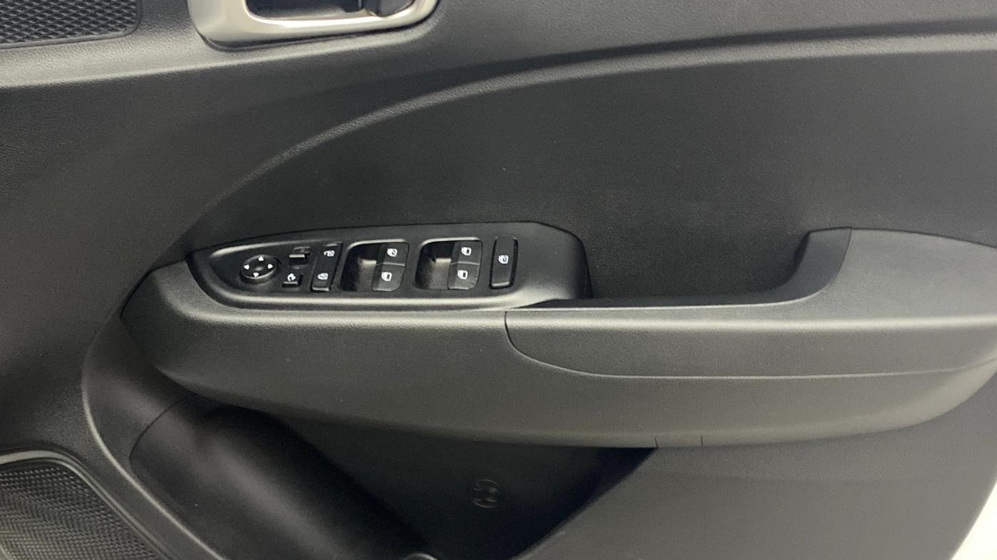2021 Hyundai VENUE S+ 1.2, Petrol, Manual, 8,602 km, Driver Side Door Panels Control