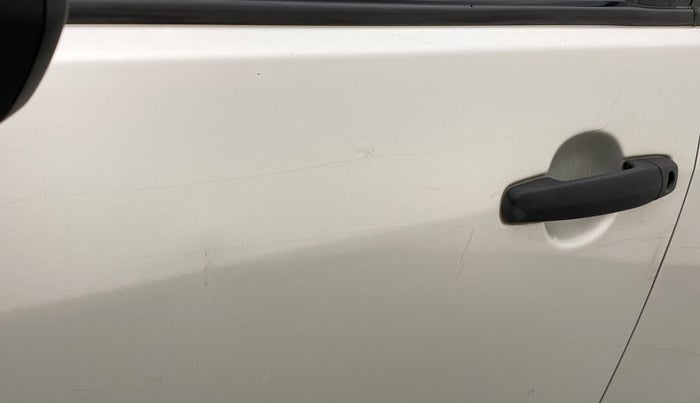 2011 Maruti Ritz VXI, Petrol, Manual, 84,623 km, Front passenger door - Minor scratches