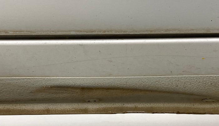 2011 Maruti Ritz VXI, Petrol, Manual, 84,623 km, Right running board - Slightly dented