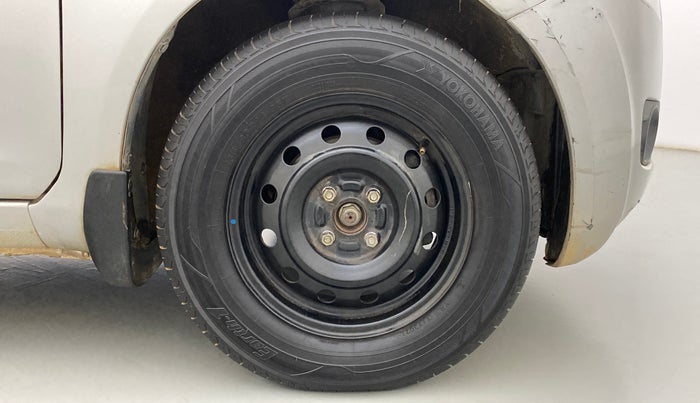 2011 Maruti Ritz VXI, Petrol, Manual, 84,623 km, Right Front Wheel