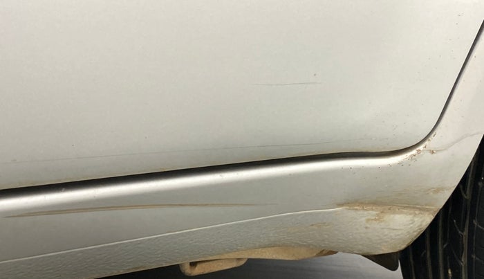 2011 Maruti Ritz VXI, Petrol, Manual, 84,623 km, Left running board - Slightly dented