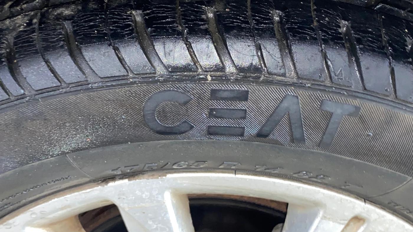 2016 Tata Tiago XZ PETROL, Petrol, Manual, 22,604 km, Right Front Tyre Tread