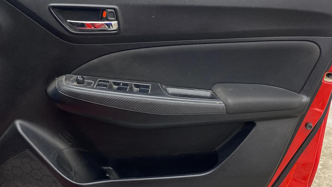 2019 Maruti Swift VXI, Petrol, Manual, 66,398 km, Driver Side Door Panels Control