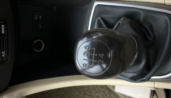 2016 Hyundai Verna 1.6 VTVT S, Petrol, Manual, 73,143 km, Gear Lever