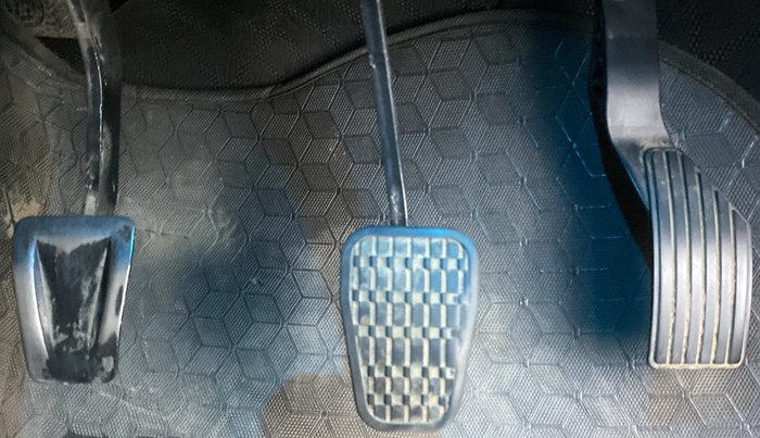 2023 Tata ALTROZ XZ CNG, CNG, Manual, 37,900 km, Pedals