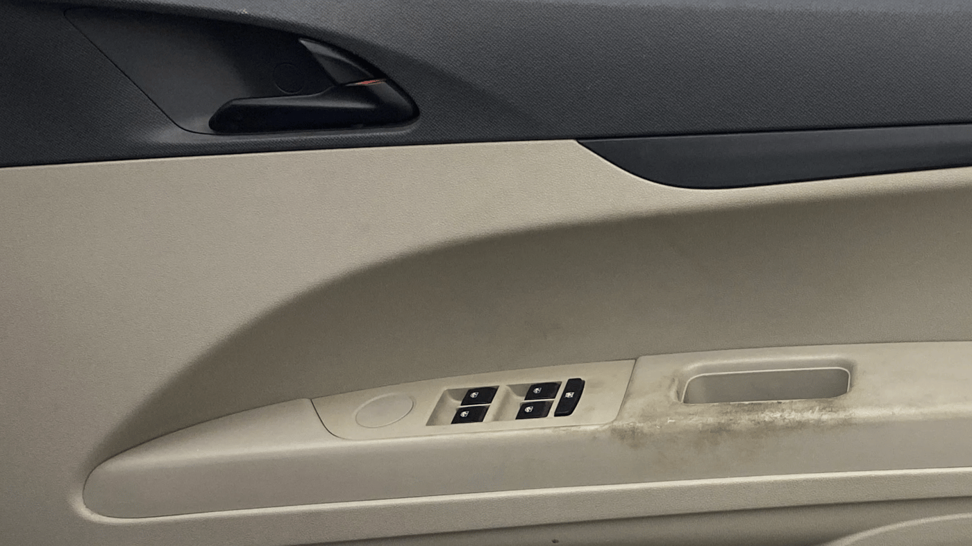 2019 Mahindra MARAZZO M2 8 STR, Diesel, Manual, 1,15,714 km, Driver Side Door Panels Control