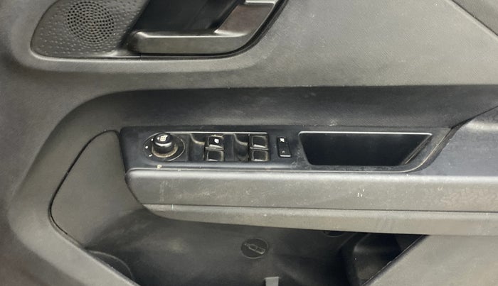 2022 Tata PUNCH ADVENTURE MT, Petrol, Manual, 60,231 km, Driver Side Door Panels Control