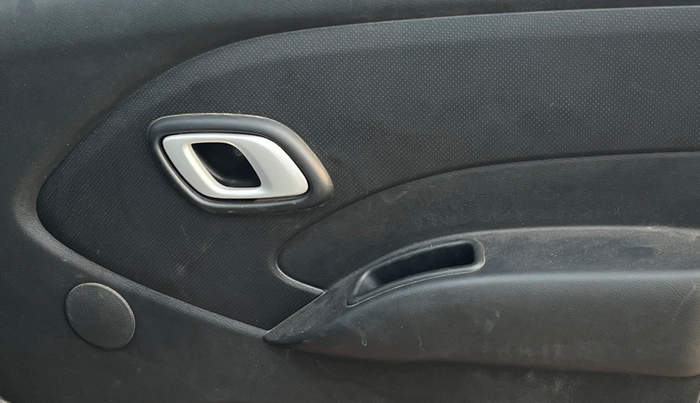 2017 Datsun Redi Go T (O), Petrol, Manual, 85,636 km, Driver Side Door Panels Control