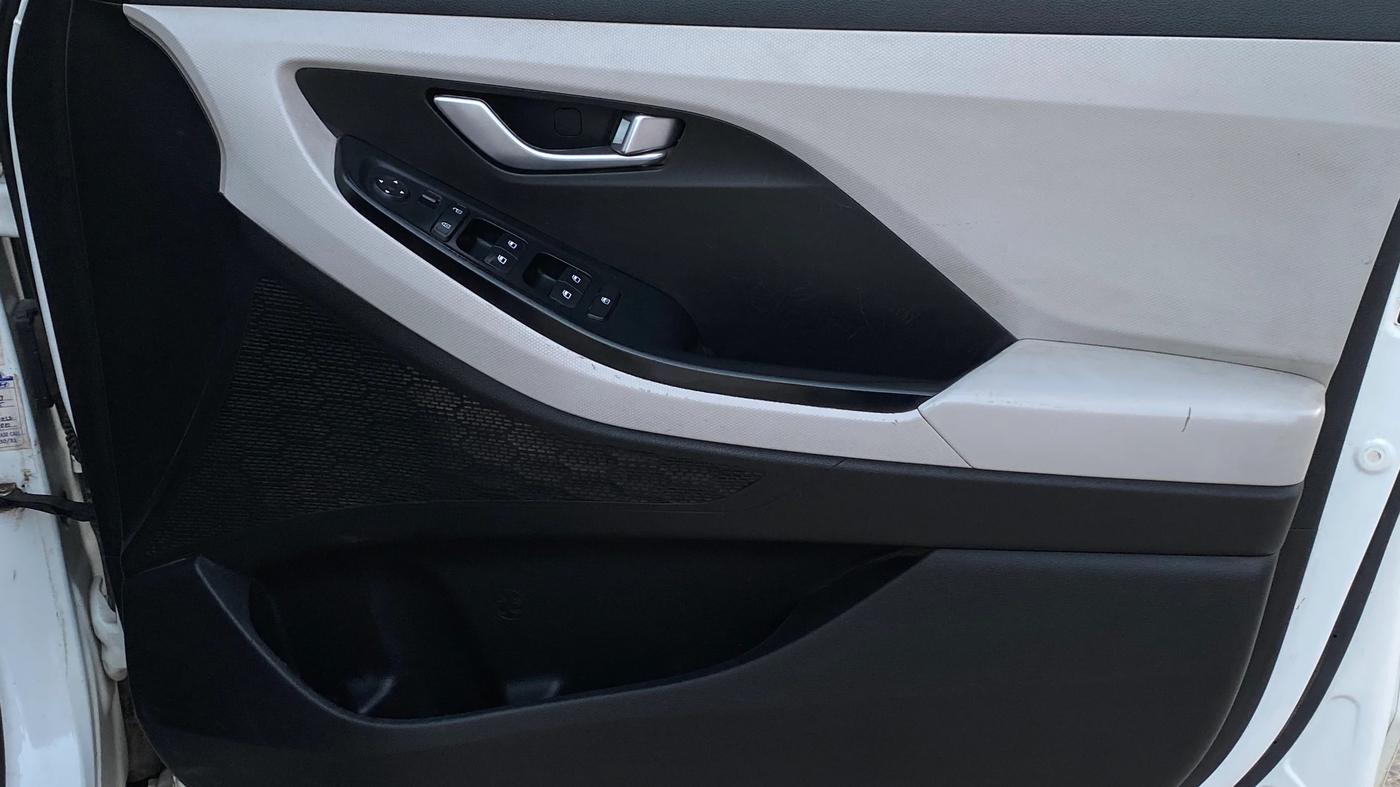 2022 Hyundai Creta S IMT 1.5 PETROL, Petrol, Manual, 51,203 km, Driver Side Door Panels Control