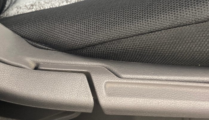 2022 Hyundai GRAND I10 NIOS SPORTZ 1.2 KAPPA VTVT CNG, CNG, Manual, 53,518 km, Driver Side Adjustment Panel