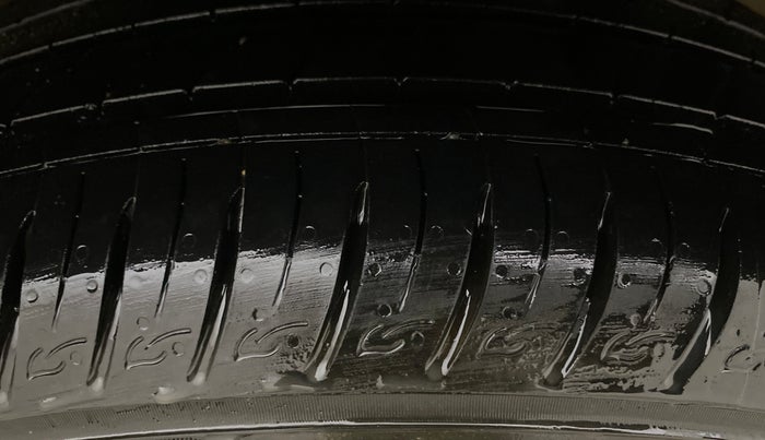 2023 Hyundai VENUE SX (O) 1.0 TURBO DCT, Petrol, Automatic, 11,876 km, Left Rear Tyre Tread