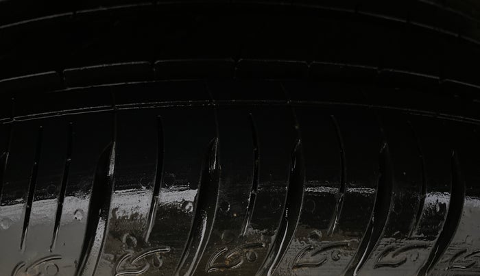 2023 Hyundai VENUE SX (O) 1.0 TURBO DCT, Petrol, Automatic, 11,876 km, Right Rear Tyre Tread