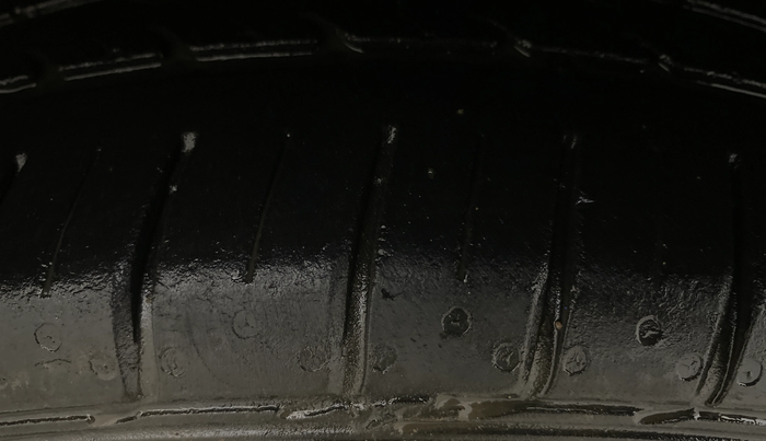 2016 Maruti Ciaz ZXI+, Petrol, Manual, 98,184 km, Right Rear Tyre Tread
