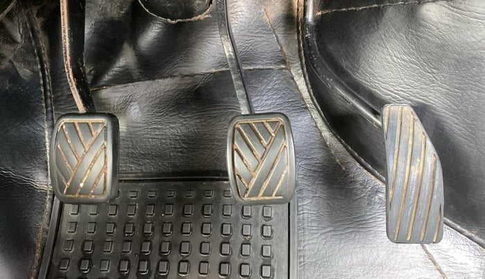 2017 Maruti Wagon R 1.0 VXI, CNG, Manual, 96,069 km, Pedals