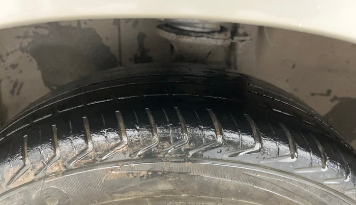 2015 Maruti Alto K10 VXI, Petrol, Manual, 72,630 km, Left Front Tyre Tread
