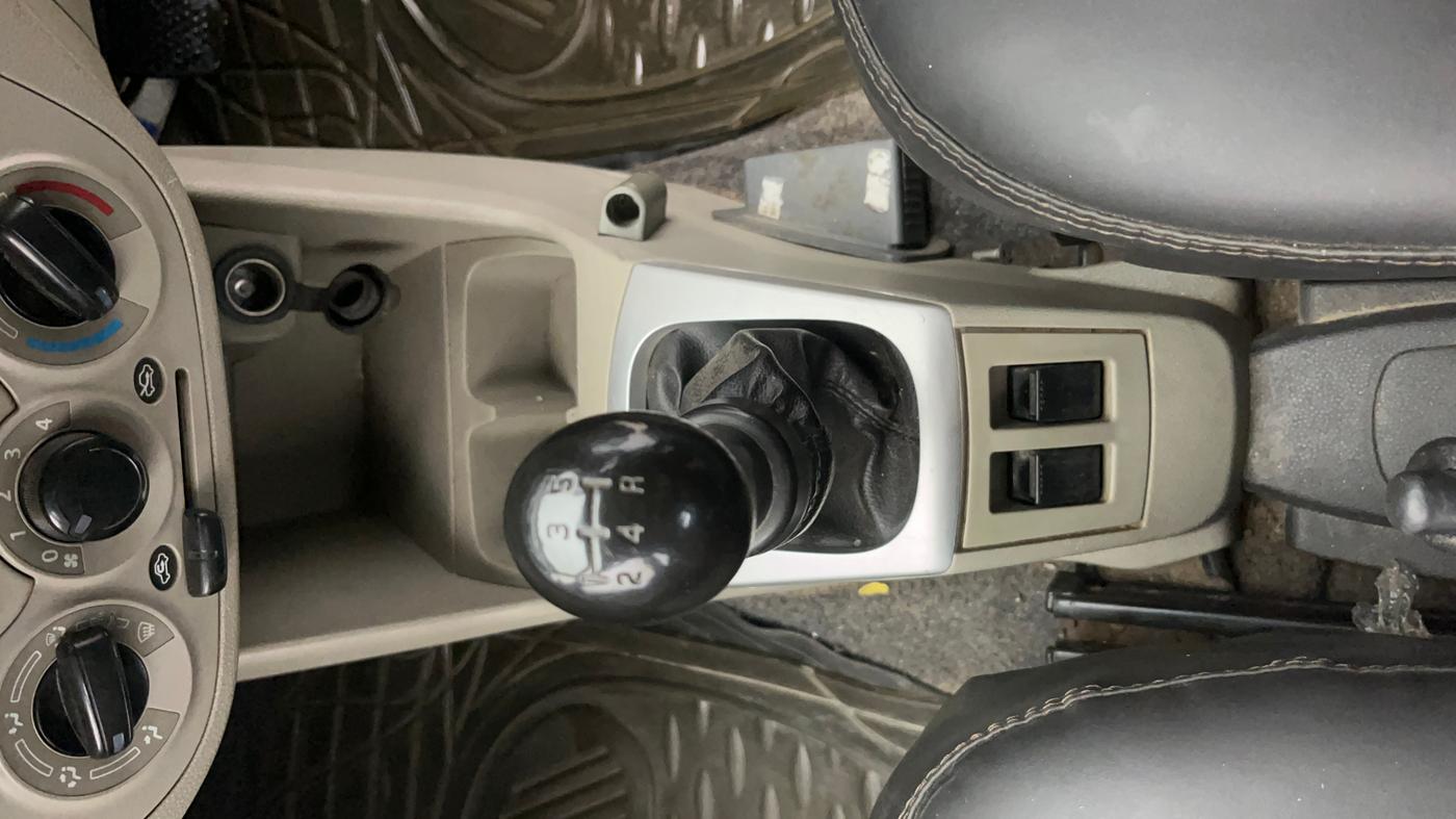 2015 Maruti Alto K10 VXI, Petrol, Manual, 72,686 km, Gear Lever