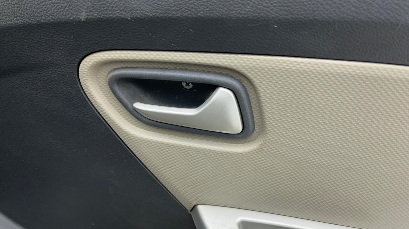 2015 Maruti Alto K10 VXI, Petrol, Manual, 72,686 km, Driver Side Door Panels Control