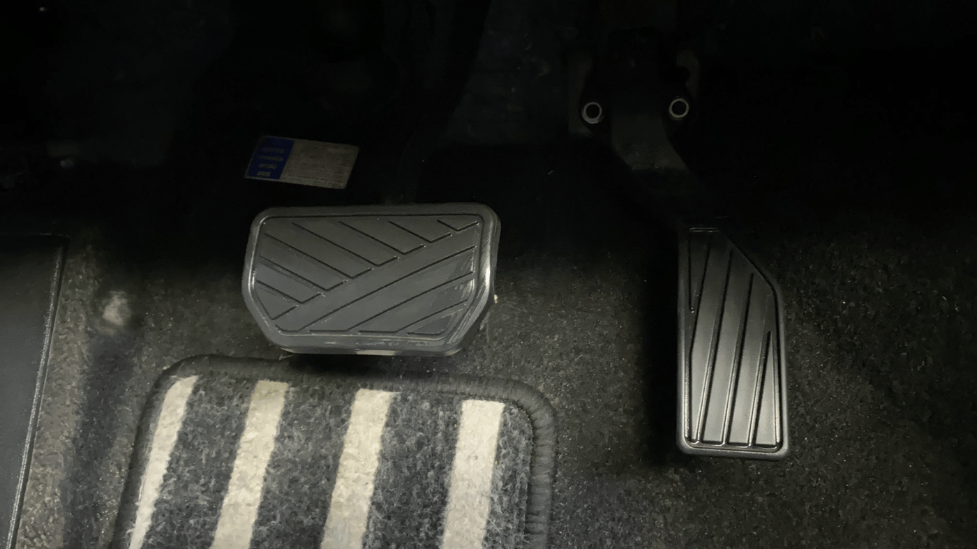2020 Maruti S Cross ALPHA AT1.5, Petrol, Automatic, 40,622 km, Pedals