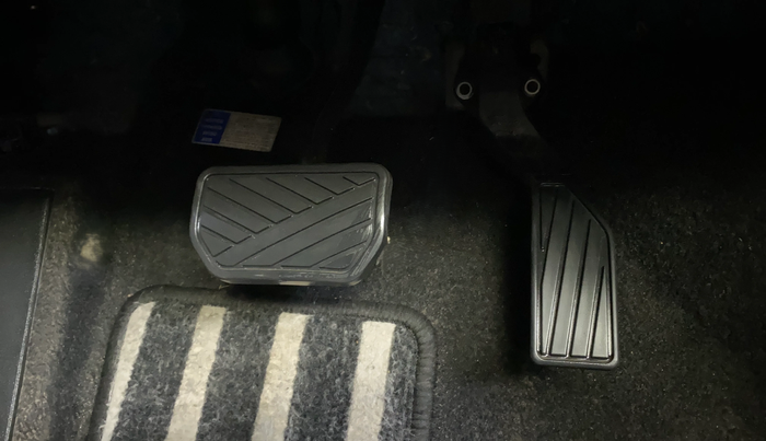 2020 Maruti S Cross ALPHA AT1.5, Petrol, Automatic, 40,622 km, Pedals