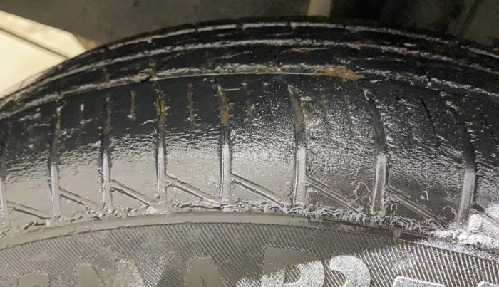 2019 Renault TRIBER RXL MT, Petrol, Manual, 42,775 km, Right Rear Tyre Tread