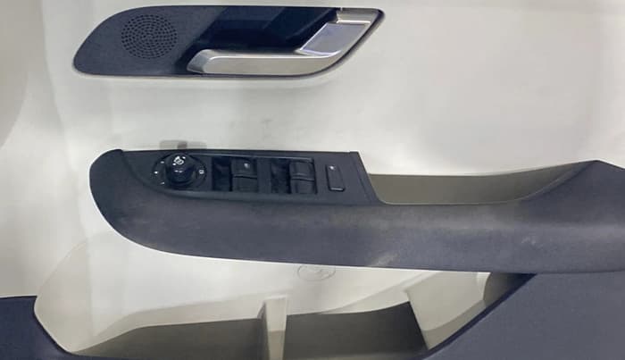 2023 Tata ALTROZ XZA, Petrol, Automatic, 44,510 km, Driver Side Door Panels Control