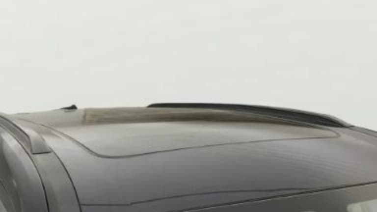 2022 Mahindra XUV700 AX 5 P MT 5 STR, Petrol, Manual, 41,551 km, Moonroof/ Sunroof