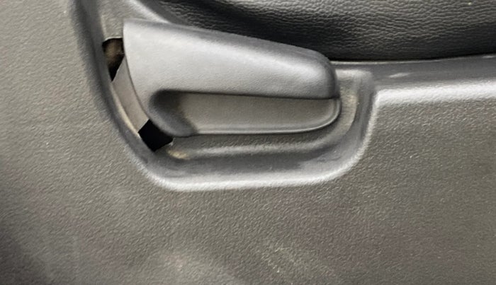 2014 Maruti Wagon R 1.0 VXI, Petrol, Manual, 50,088 km, Driver Side Adjustment Panel