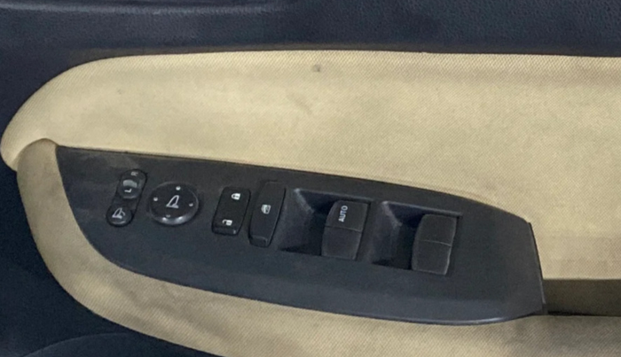 2022 Honda City 1.5L I-VTEC V MT 5TH GEN, Petrol, Manual, 36,619 km, Driver Side Door Panels Control