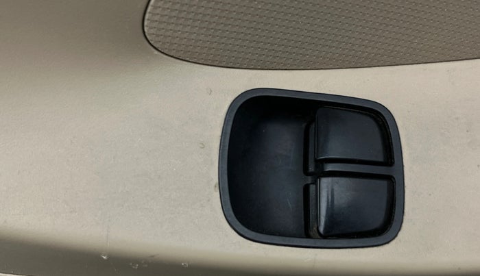 2018 Hyundai Eon MAGNA +, Petrol, Manual, 1,15,998 km, Driver Side Door Panels Control